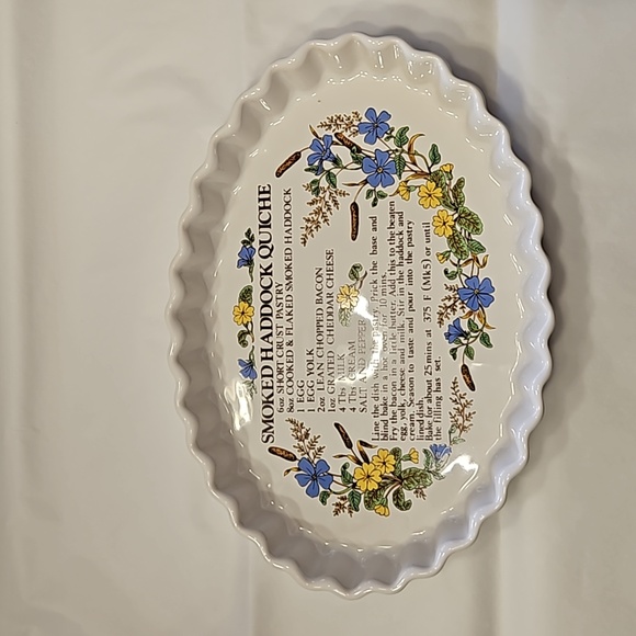 Adorable quiche dish by Ulster ceramics. - Picture 1 of 8
